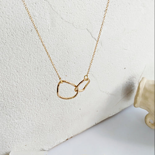 Modern Jewelry Chain Necklace Popular Metal Alloy Golden Plating Color Geometric Pendant Necklace For Girl Gifts