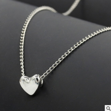 Korean necklace female fashion elegant sweet short necklace necklace love pendant clavicle chain