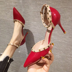 Netto rode klinknagel hoge hakken vrouwelijke stiletto Franse wilde kleine puntige enkele schoenen vrouwelijke Ins Fairy