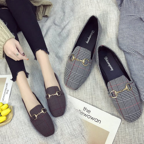 New Korean version of the wild casual small spring female lattice flat student British single shoes female peas shoes