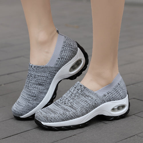 New Breathable Slip On Middle-aged Mesh Casual Thick Bottom Heightened Sneakers